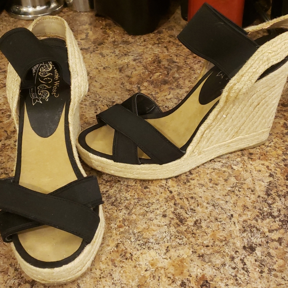 Nine west black wedge size 8